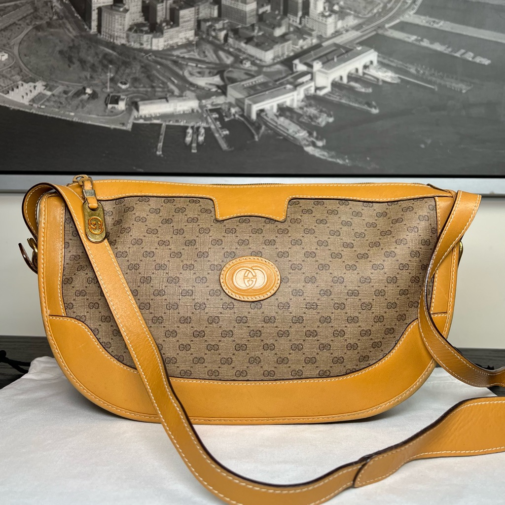 Gucci Vintage Monogram Logo Gg Crossbody Bag Purse